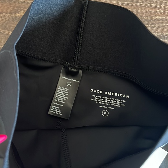 Good American RUBBERIZED ICON LEGGING - Picture 5 of 5